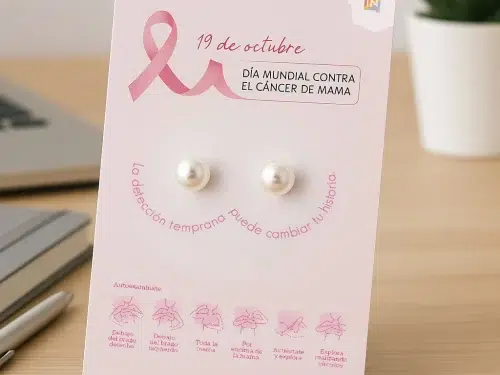 Tarjeta con aretes perla